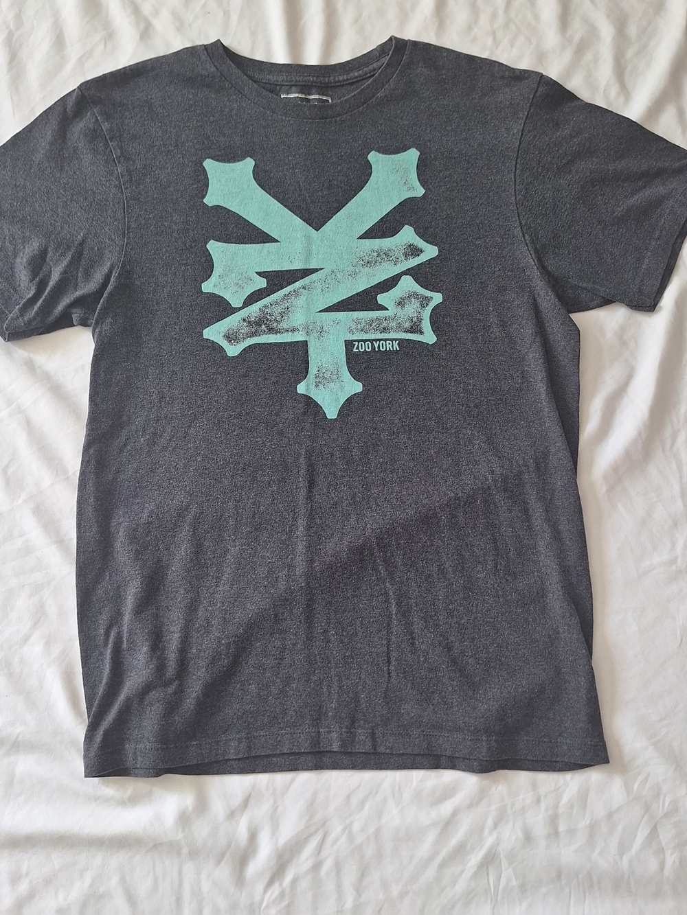 VintageZoo York Grey Men's T-shirt Distressed Finish Size M